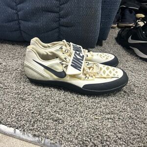 Nike Men’s Cream and Black Throwing shoes